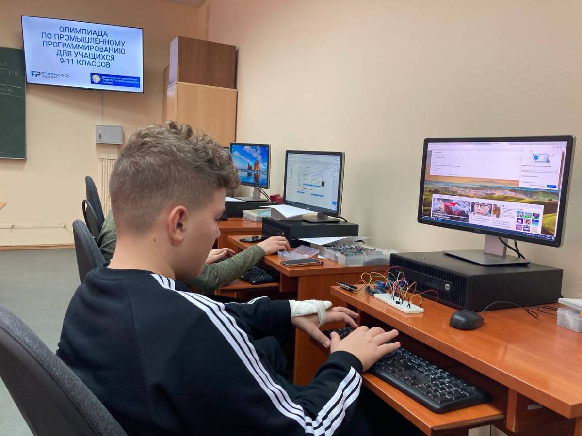 Участники работали в командах по два человека.