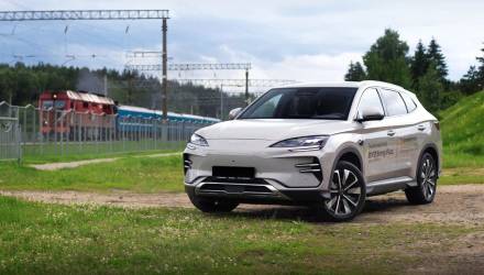 Гомельчанам по суперценам распродают «китайские порше» и другие кроссоверы