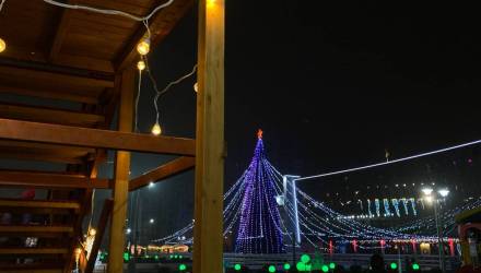 Тюбинговая горка и бесплатный каток у Ледового дворца в Гомеле до 21:00