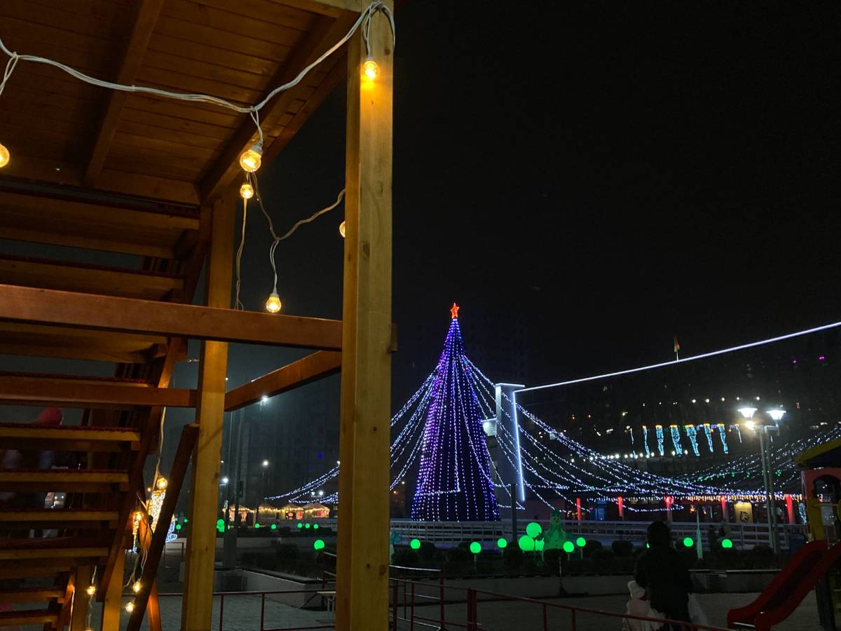 Тюбинговая горка и бесплатный каток у Ледового дворца в Гомеле до 21:00