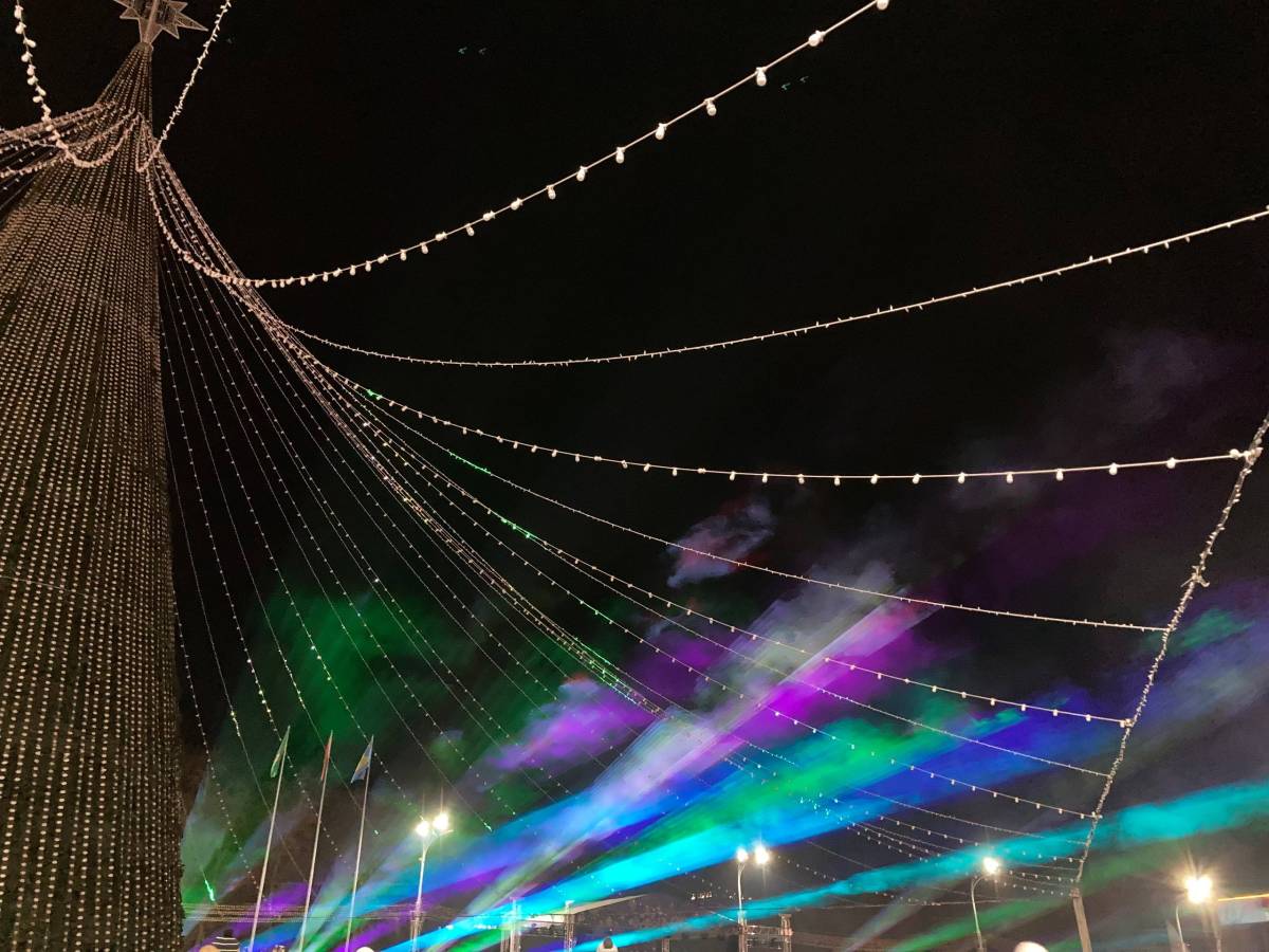 лазерное шоу в гомеле на елке