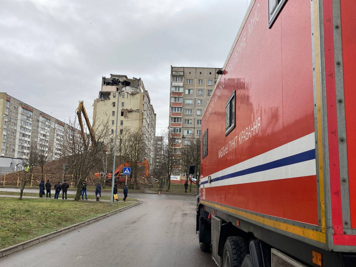 се работы выполняются поэтапно и находятся под постоянным контролем специалистов.