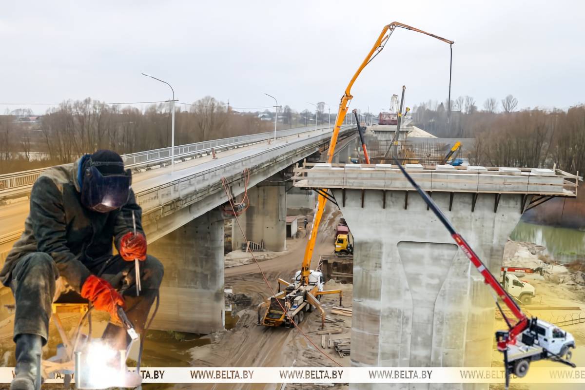 Готовность более 50% - в Ветковском районе продолжают строить мост через Сож