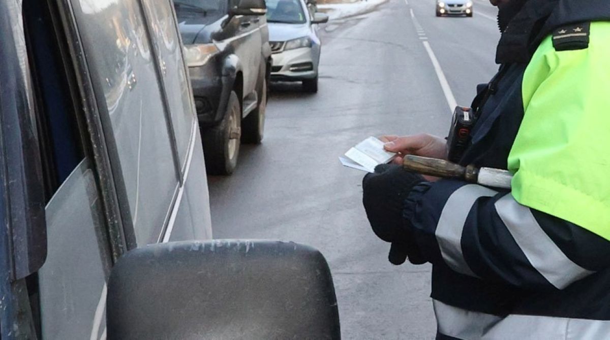 Не оплатил штраф ПДД — деньги могут списать с карты