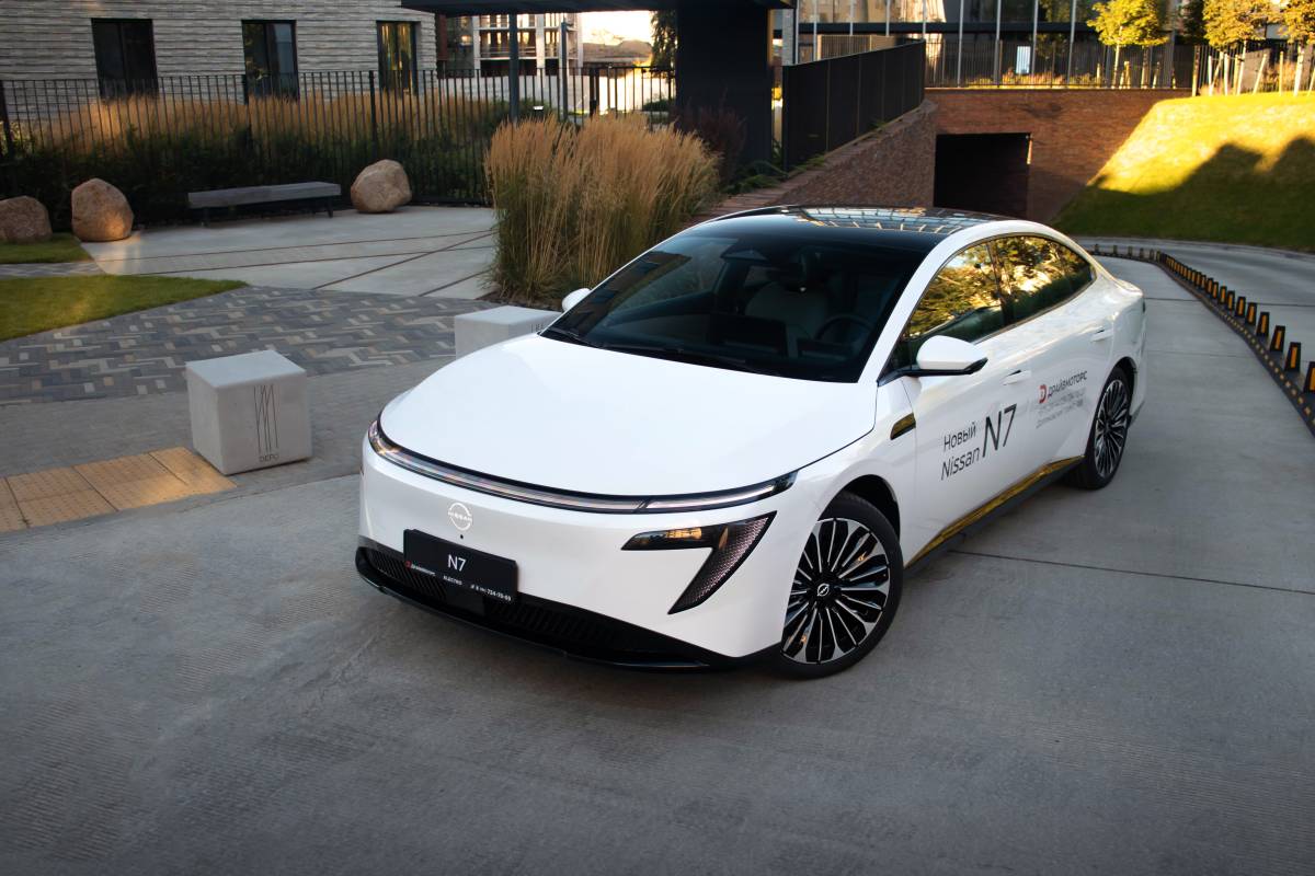 Гомельчанам обрушили цены на хайповый автомобиль Nissan. Смотрите, как дешево