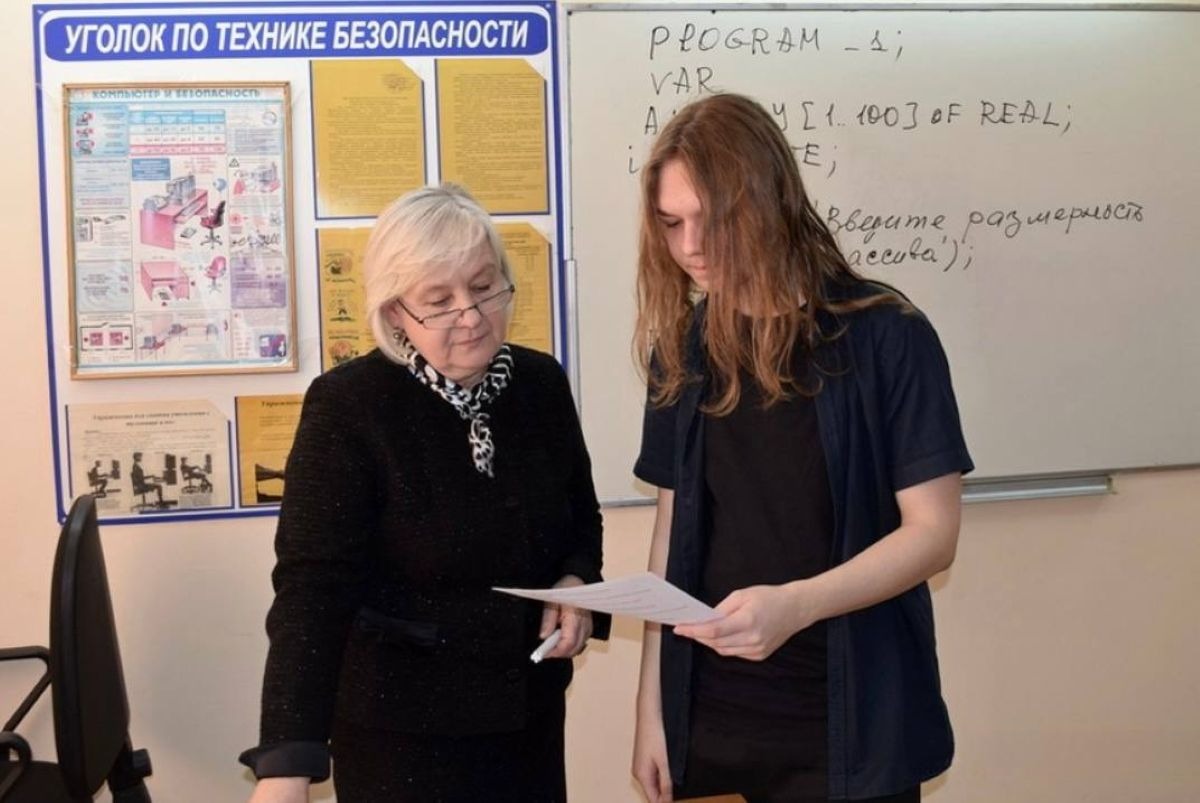 В Гомеле отметили Гранд-премиями юных программистов