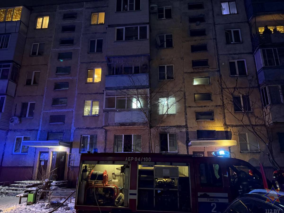 Спасение на Сосновой: в Гомеле при пожаре эвакуировали женщину