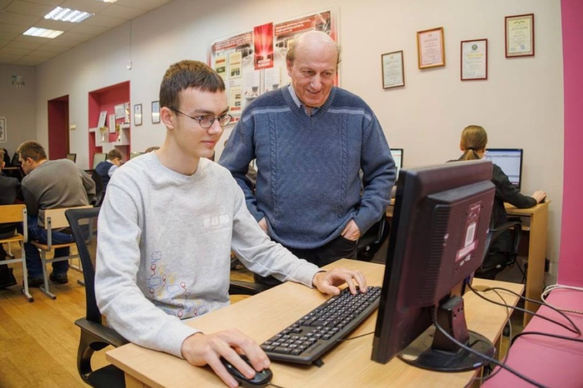 В Гомеле отметили Гранд-премиями юных программистов