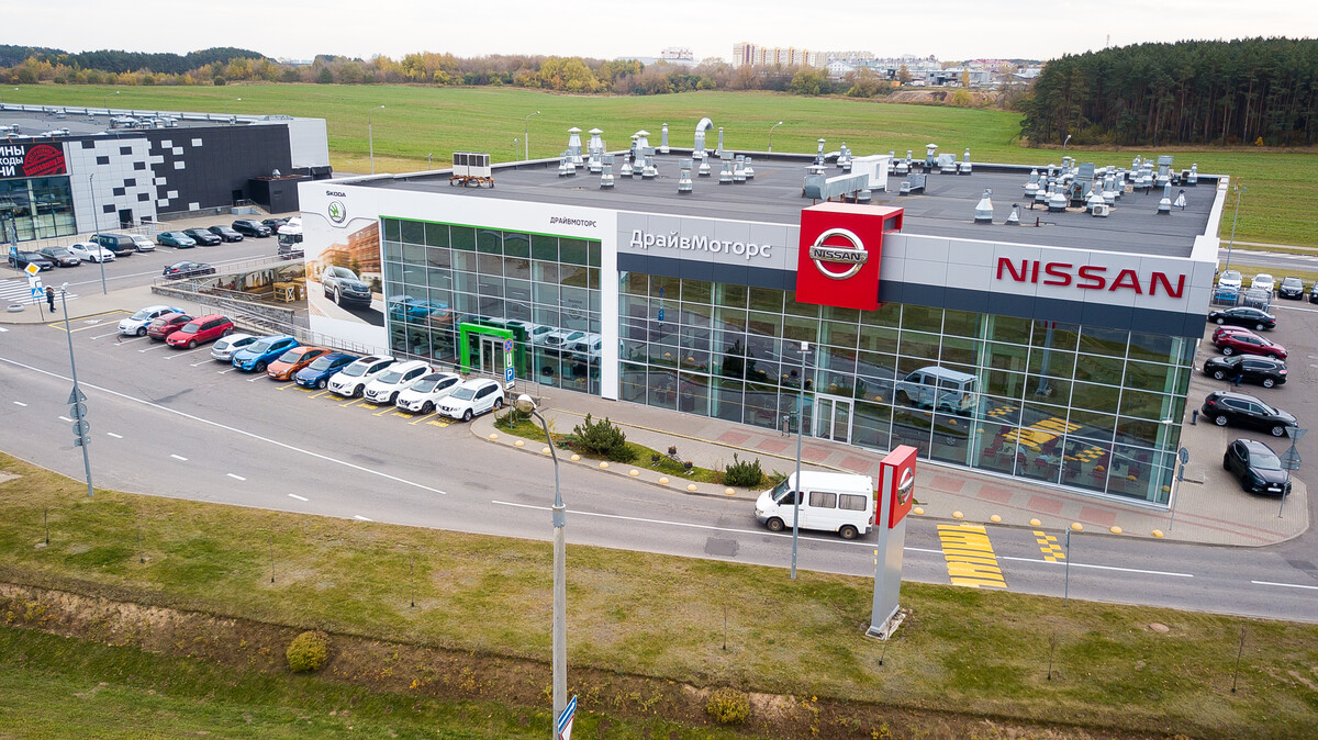 В автоцентре отмечают, что по сниженным ценам доступно ограниченно число автомобилей.