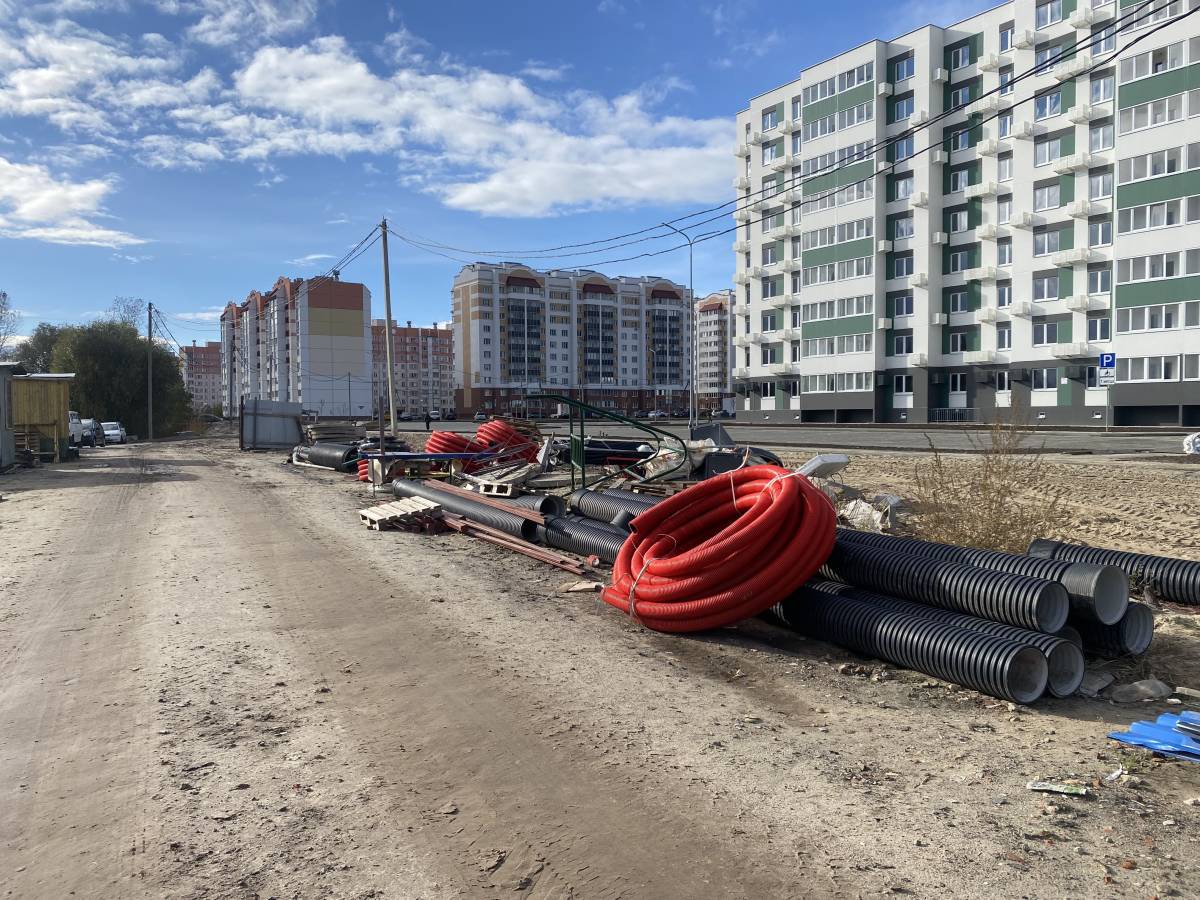 Жилой дом располагается в микрорайоне №59А Советского административного района Гомеля.