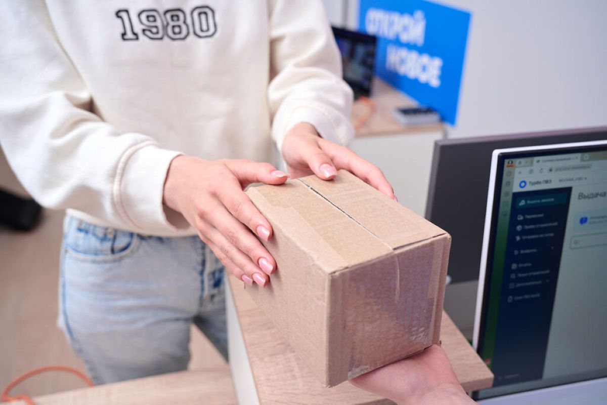 В Наровле сотрудники ПВЗ присвоили отказные товары