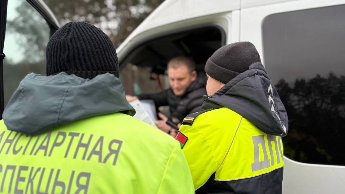 Маршрутное такси — зона повышенной ответственности, и контроль здесь постоянный. На линии работают сразу несколько служб