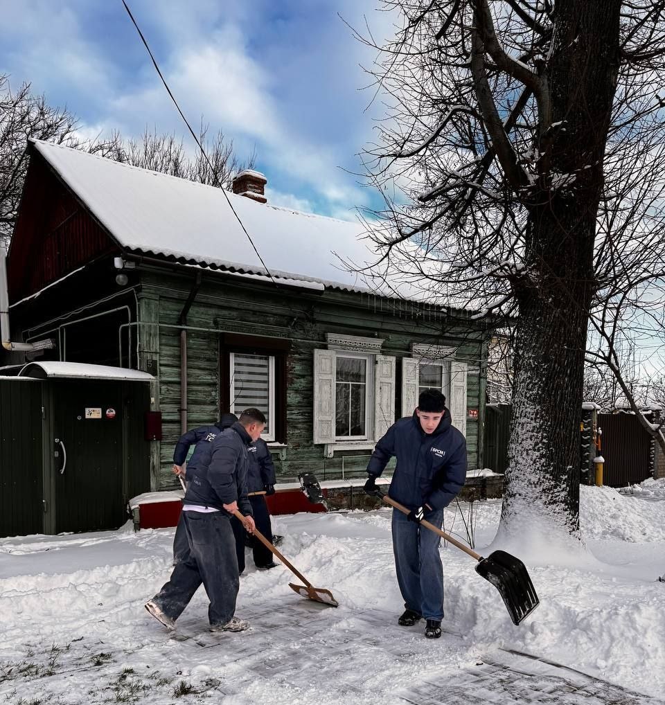 К работе коммунальных служб активно подключаются и сами жители.