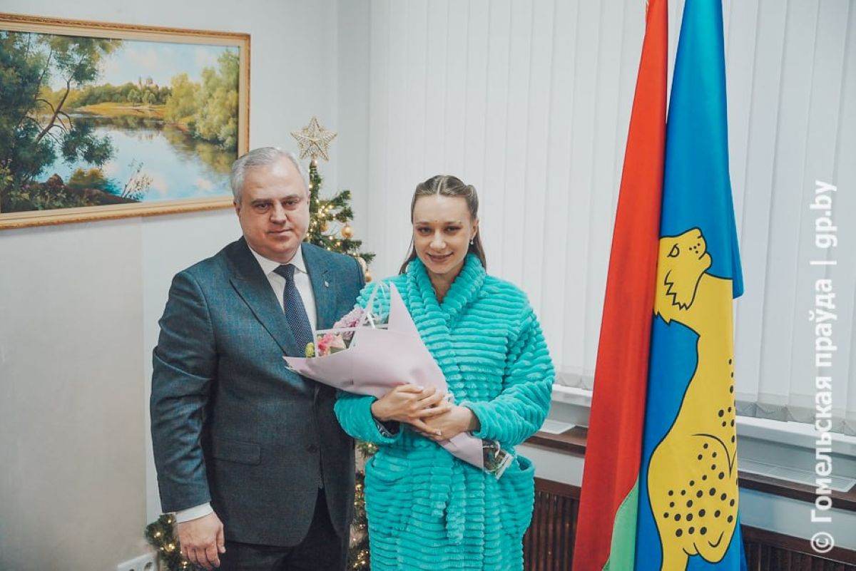 Мэр Гомеля поздравил женщин, родивших 1 января