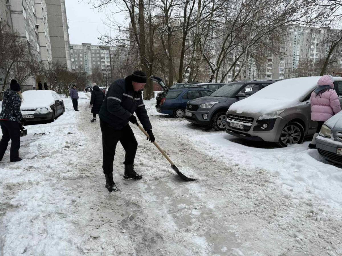 На фоне погодных испытаний жители Гомеля проявляют активность и сплочённость