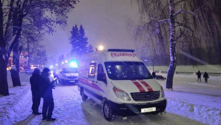 в Гомеле Сотрудники ОСВОД извлекли из ледяной воды двух мужчин 1992 и 2002 годов рождения и доставили их на берег.