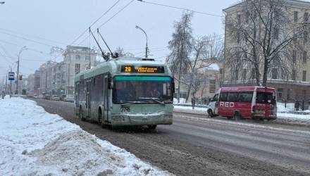 Холодно в автобусе или троллейбусе: это нарушение или норма?