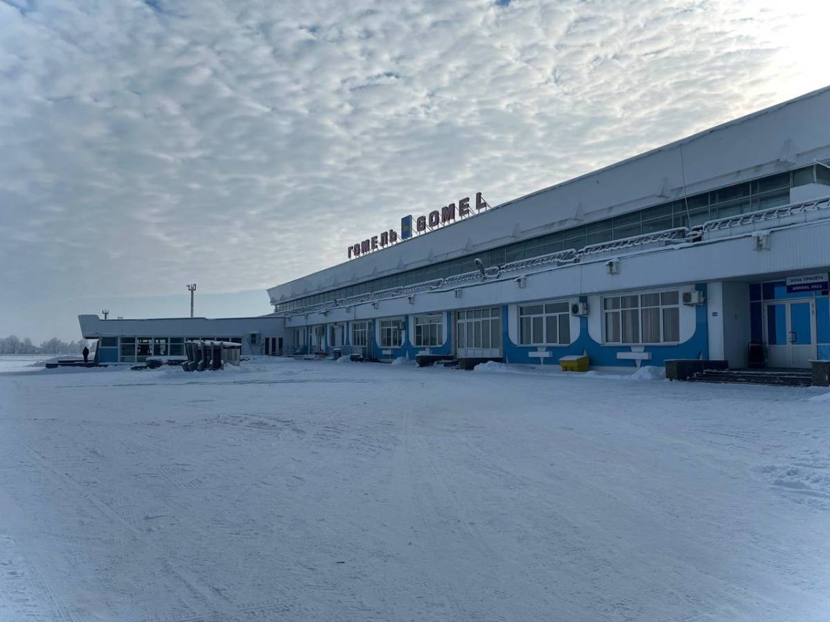 Непогода повлияла на работу аэропорта Гомеля