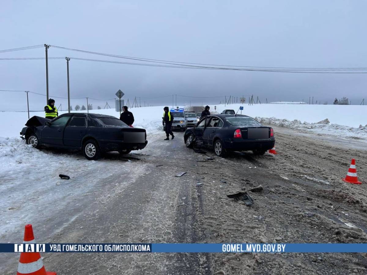 ДТП в Чечерске: водитель не уступил дорогу, пассажирка госпитализирована