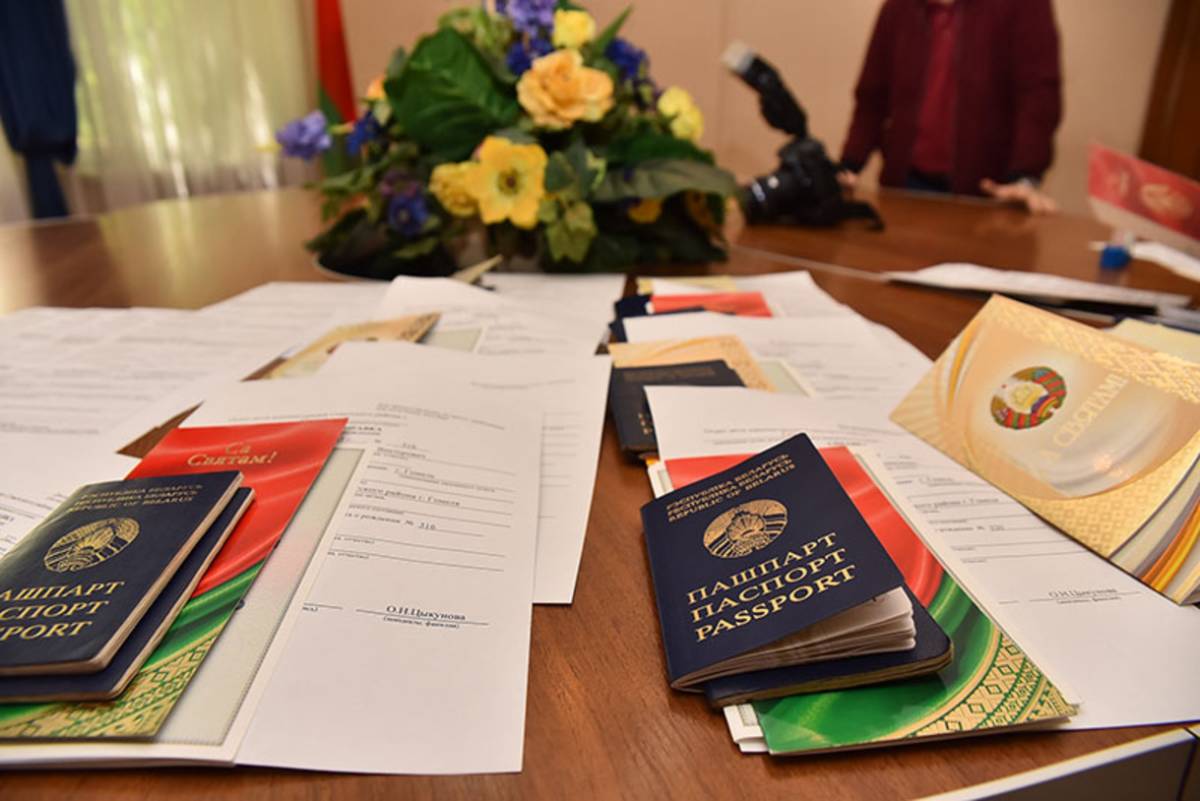 Имянаречение в загсе: как в Гомельской области отмечают рождение детей