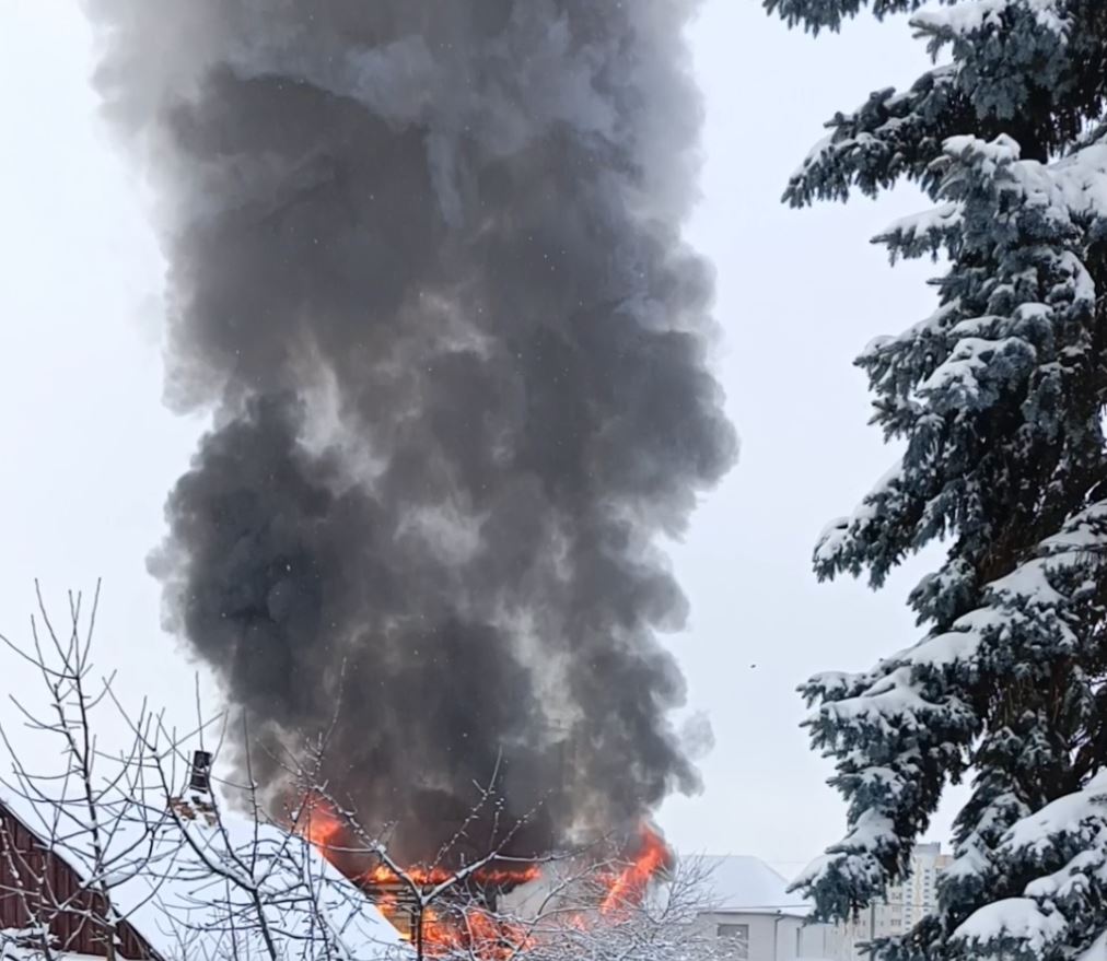 пожар развивался крайне быстро.