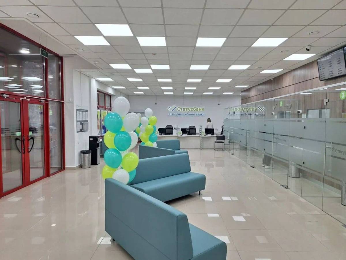 В банке отмечают, что многие приходят именно за обменом валюты