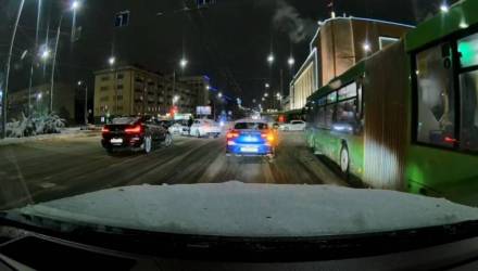 Что здесь происходит? В Гомеле водители устроили догонялки