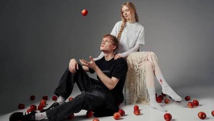 «Беларусы кажуць: бягу, валасы назад». Mark Formelle выпустил коллекцию по народным фразам