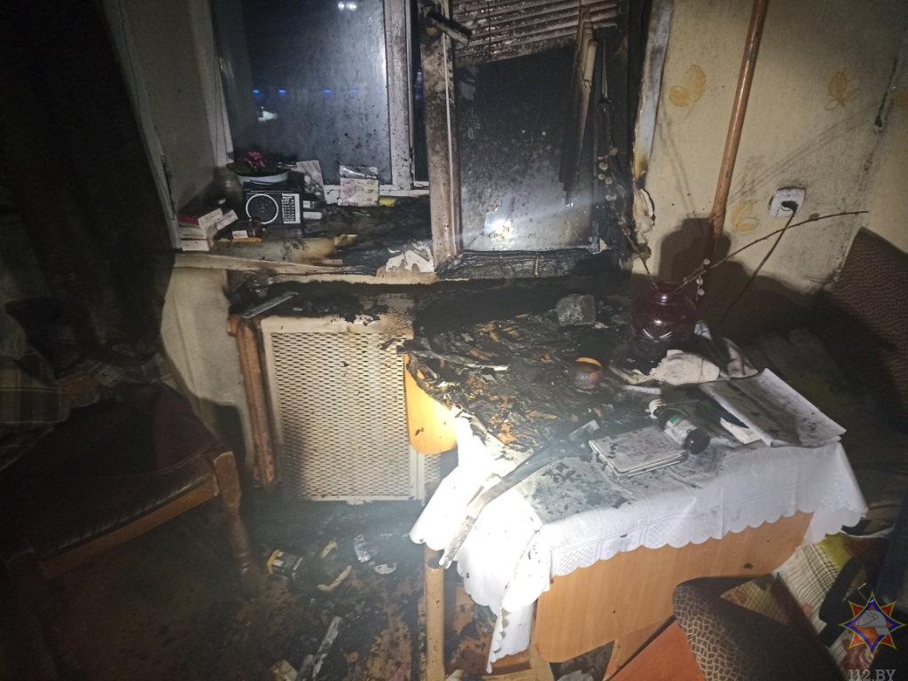 горение в окне квартиры, расположенной на 10-м этаже