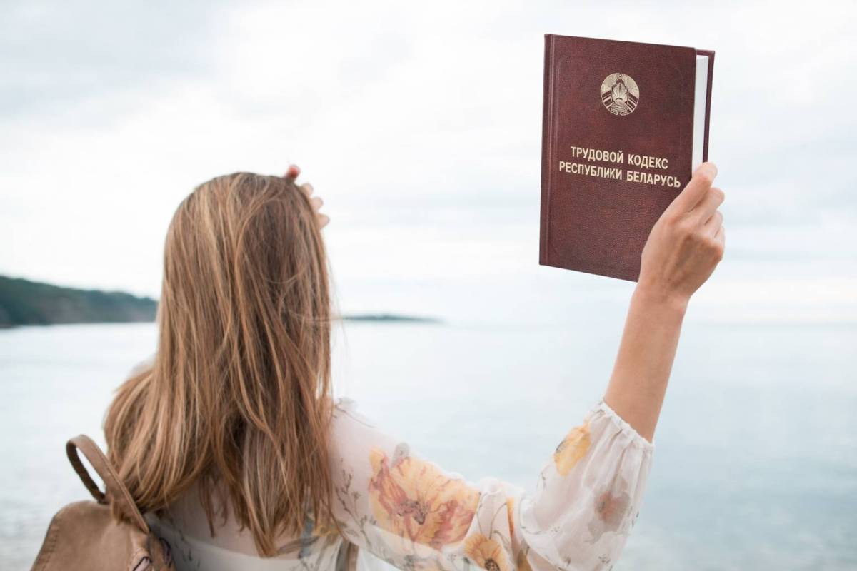 Деньги к отпуску: в каких случаях работнику обязаны заплатить