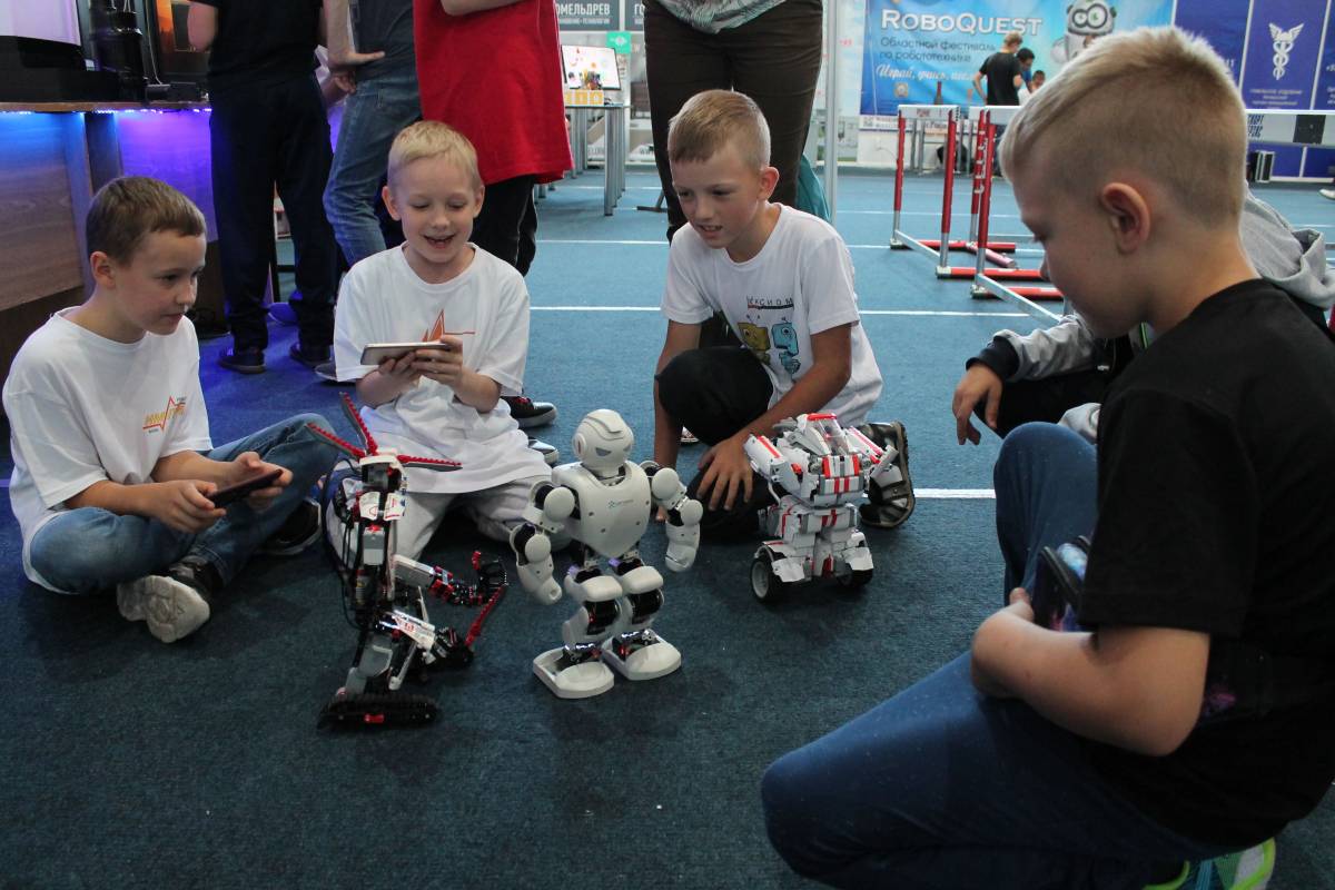 169 команд приедут в Гомель на турнир по робототехнике