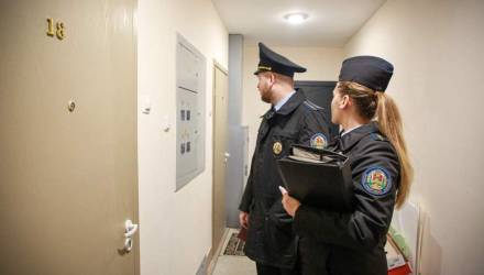 Гомельчанку оштрафовали за неповиновение судебному исполнителю