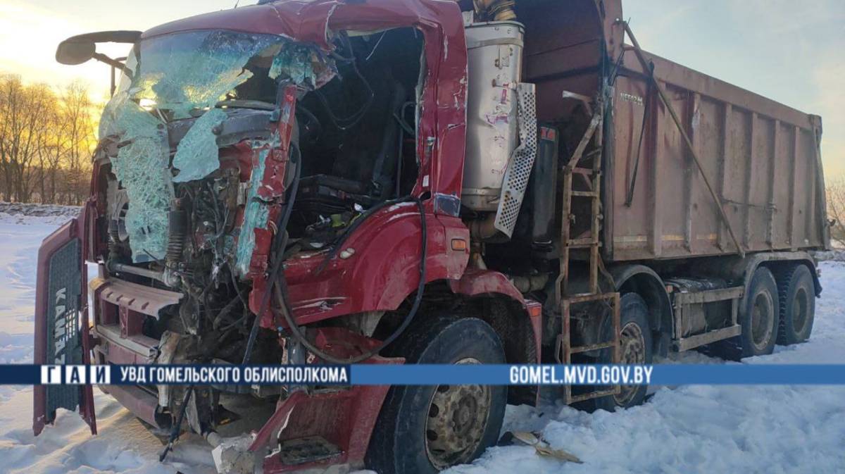 В результате аварии травмирован сам водитель