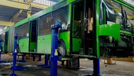 В Гомеле ускорят ремонт автобусов — в парке №1 появилось новое оборудование