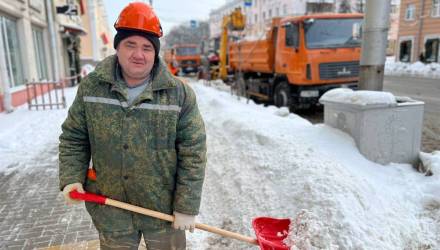 Фотофакт: «Гомельводоканал» вышел на уборку снега на проспекте Ленина