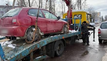 В Гомеле начали эвакуировать авто из-за снегопадов