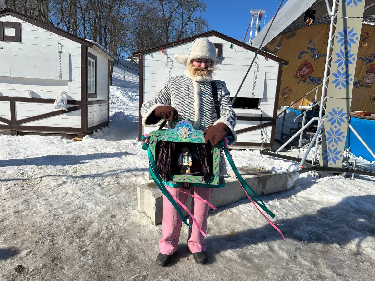 Городская площадка стала центром народных гуляний
