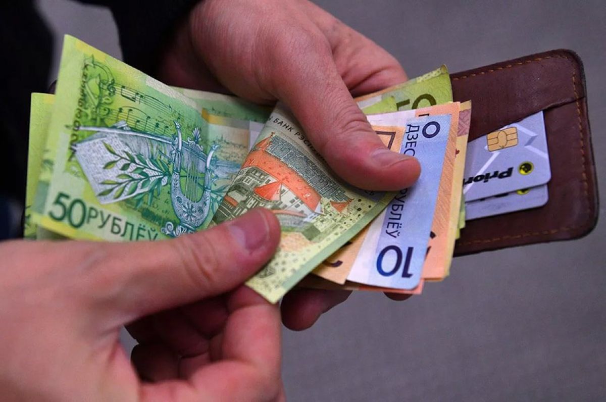 Гомельчанин накопил долгов на 50 тысяч и лишился квартиры