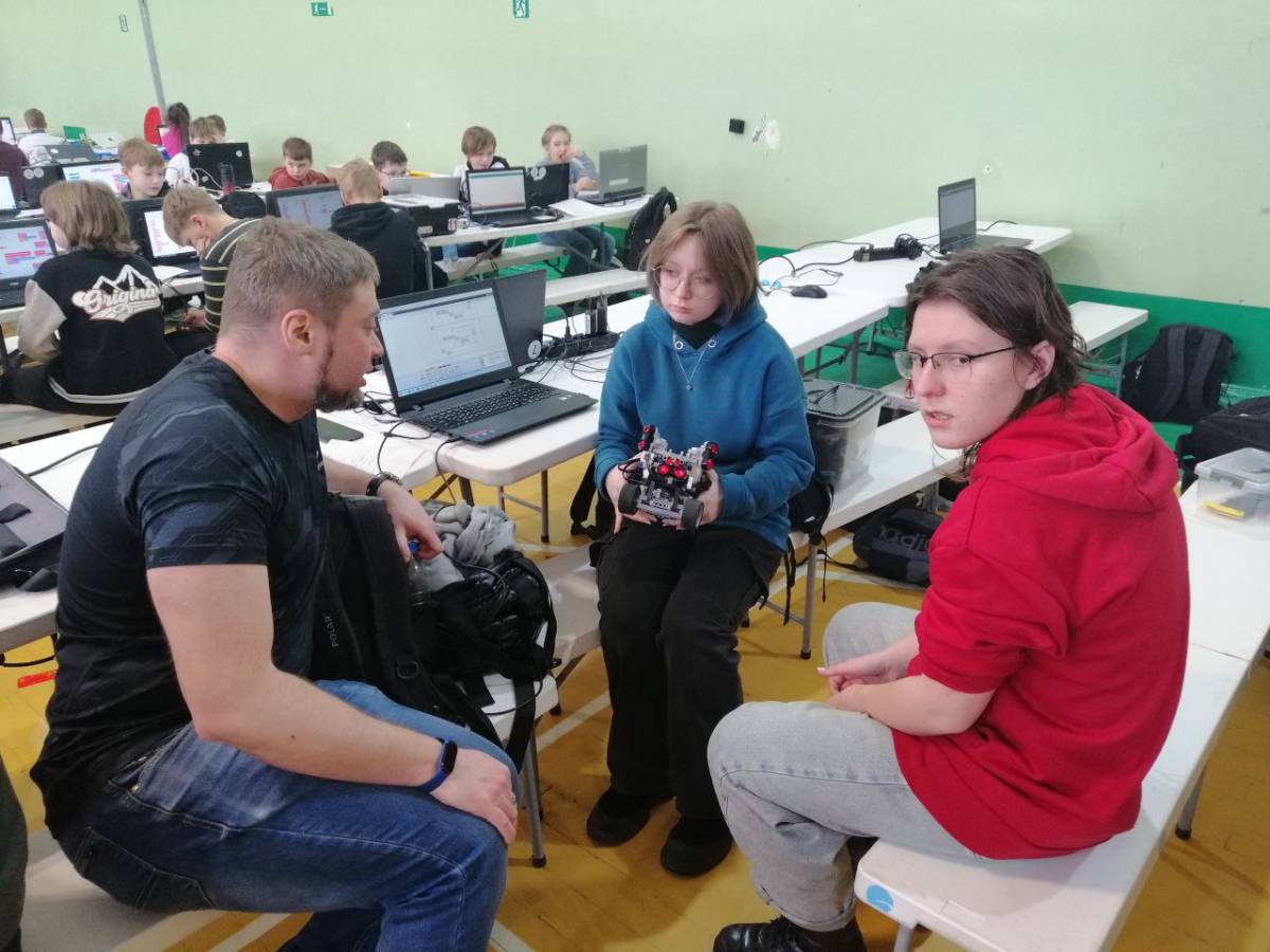 В программе Roborace PRO Mini участвует команда факультета физики и информационных технологий