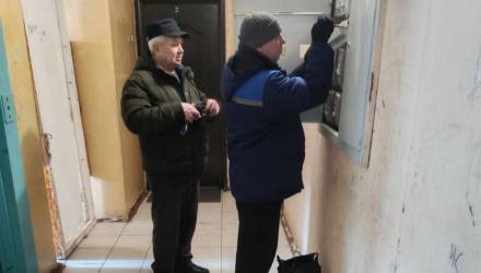 Рейд по квартирам: в Гомеле проверили неплательщиков коммунальных услуг