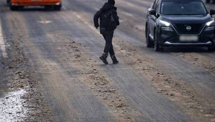 В Гомеле предприниматель убегал от проверки и едва не попал под машину