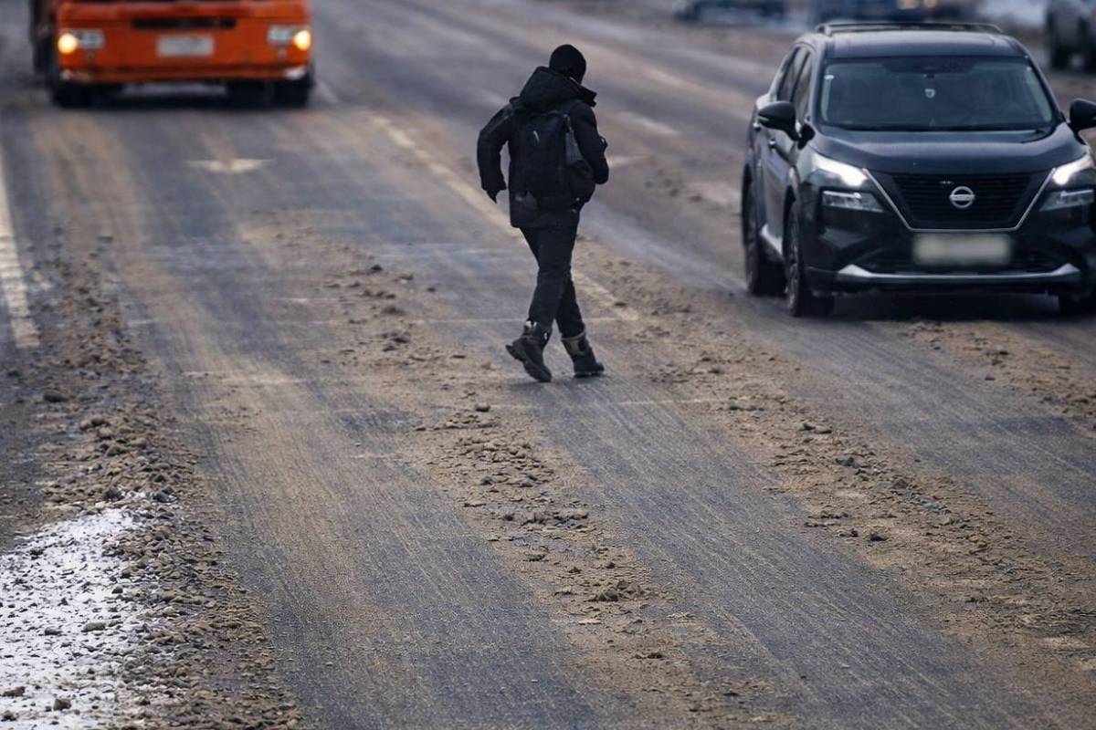 В Гомеле предприниматель убегал от проверки и едва не попал под машину
