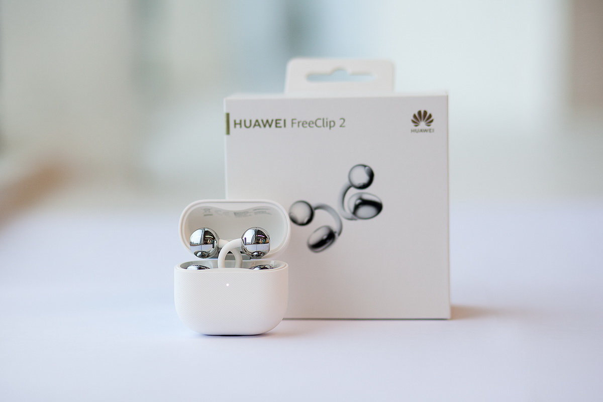 По форме Huawei FreeClip 2 напоминают серьги-каффы