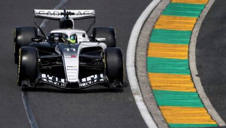 Старт сезона Формулы-1, матч лидеров в Италии, реабилитация "Реала": какой спорт смотреть на выходных