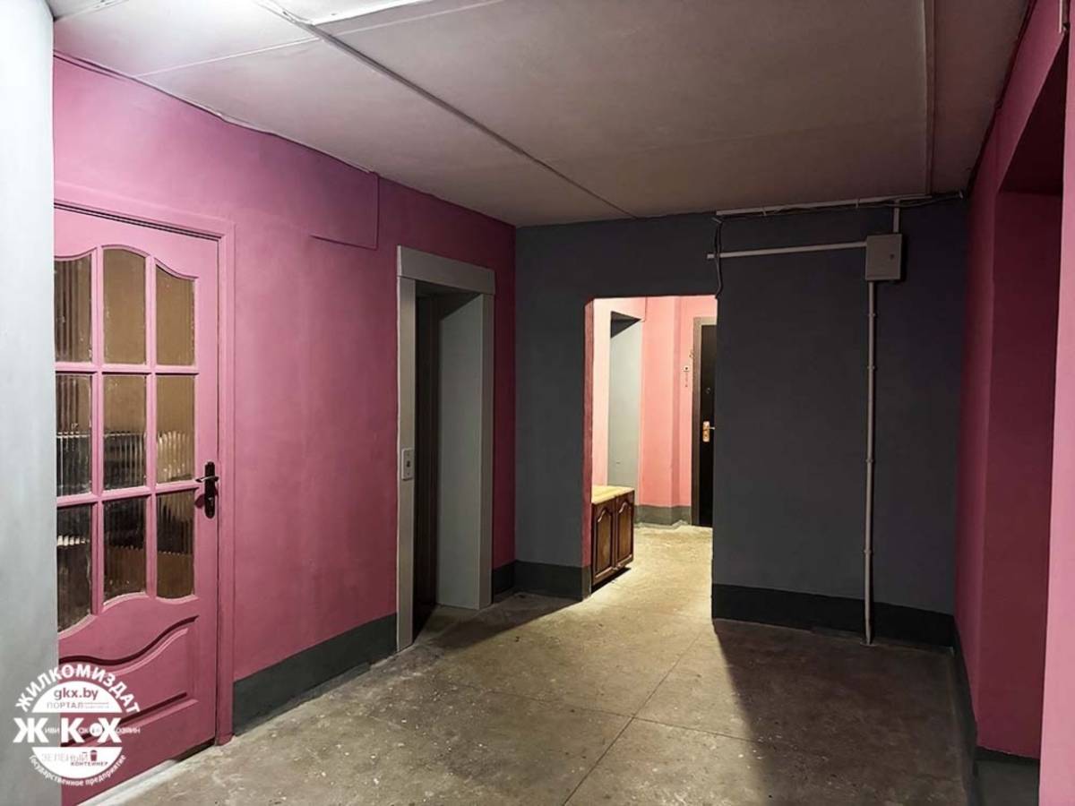 Решили обновить и лестничную площадку