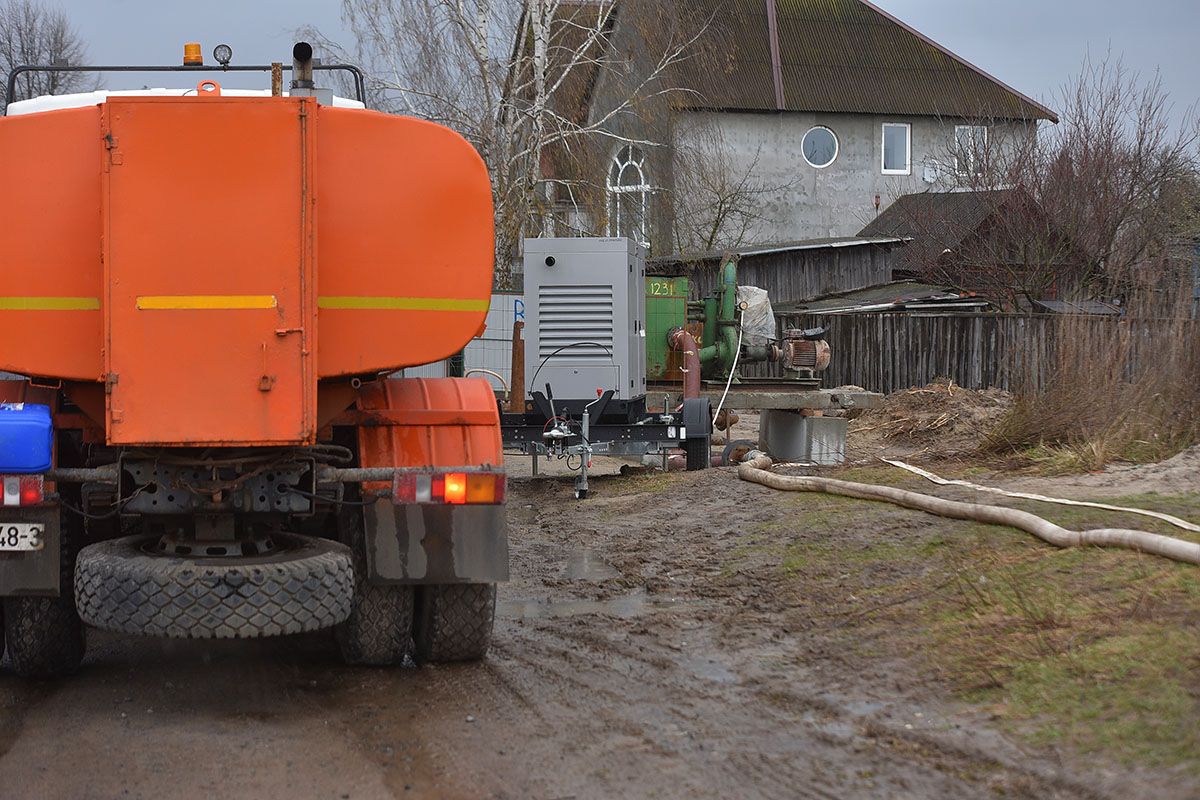 Сколько стоит откачать воду в Гомеле: цены и условия