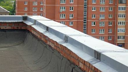 Жильца не пустили на крышу: законно ли это?