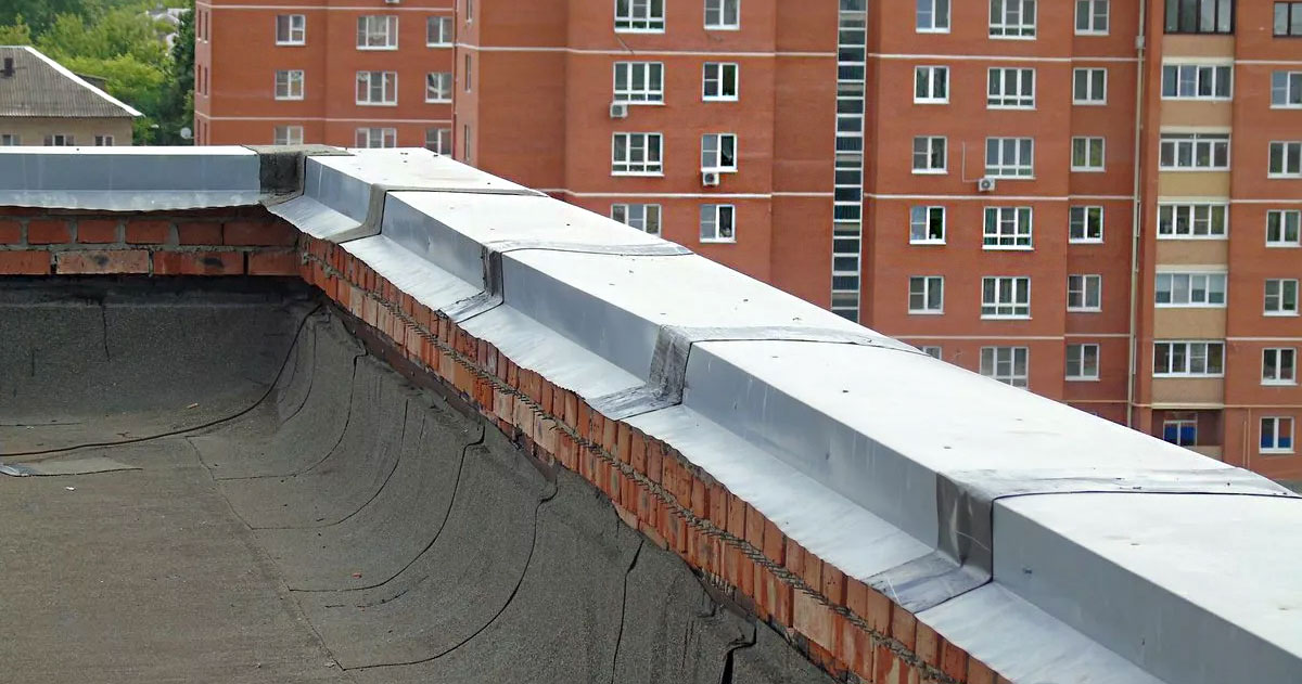 Жильца не пустили на крышу: законно ли это?