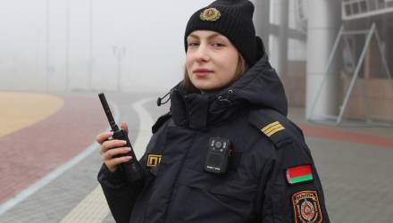 4 марта сотрудники милиции отмечают профессиональный праздник — День белорусской милиции. Среди тех, кто встретит его на службе, — 20-летняя сержант милиции Ольга Ранько, единственная девушка в роте патрульно-постовой службы Мозырский РОВД.