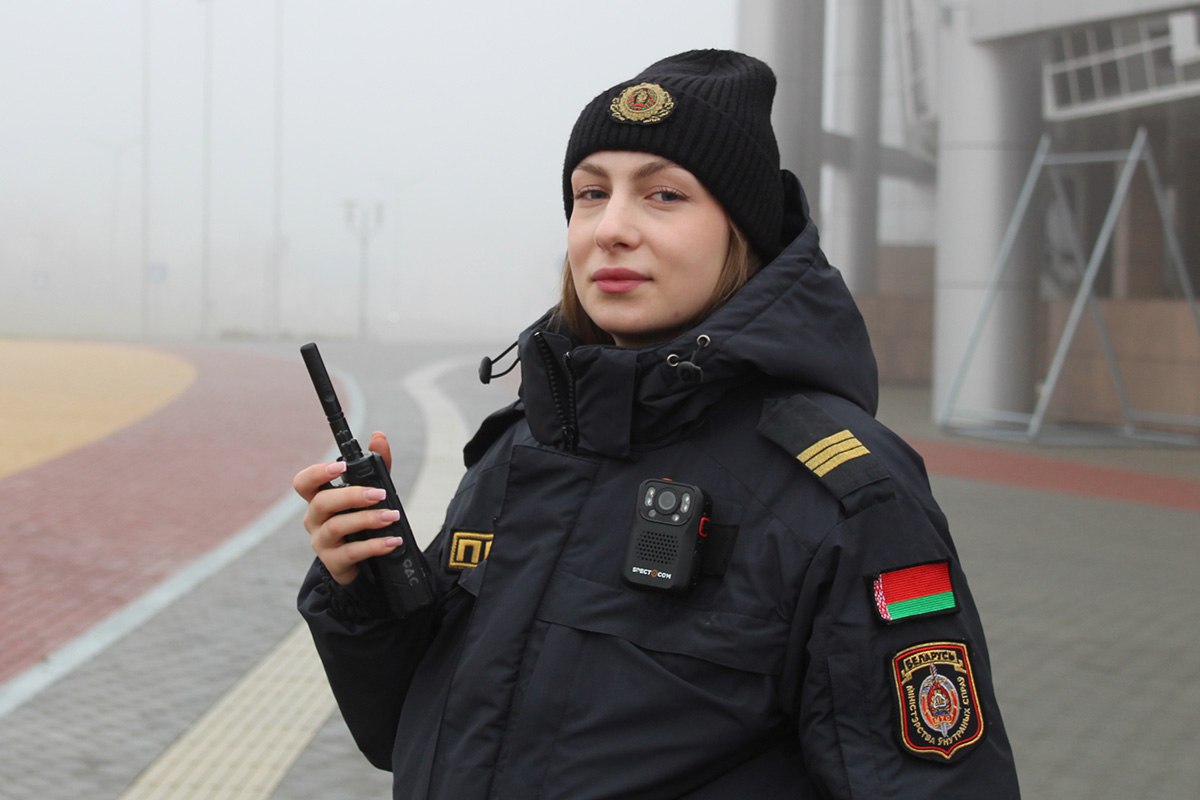 4 марта сотрудники милиции отмечают профессиональный праздник — День белорусской милиции. Среди тех, кто встретит его на службе, — 20-летняя сержант милиции Ольга Ранько, единственная девушка в роте патрульно-постовой службы Мозырский РОВД.